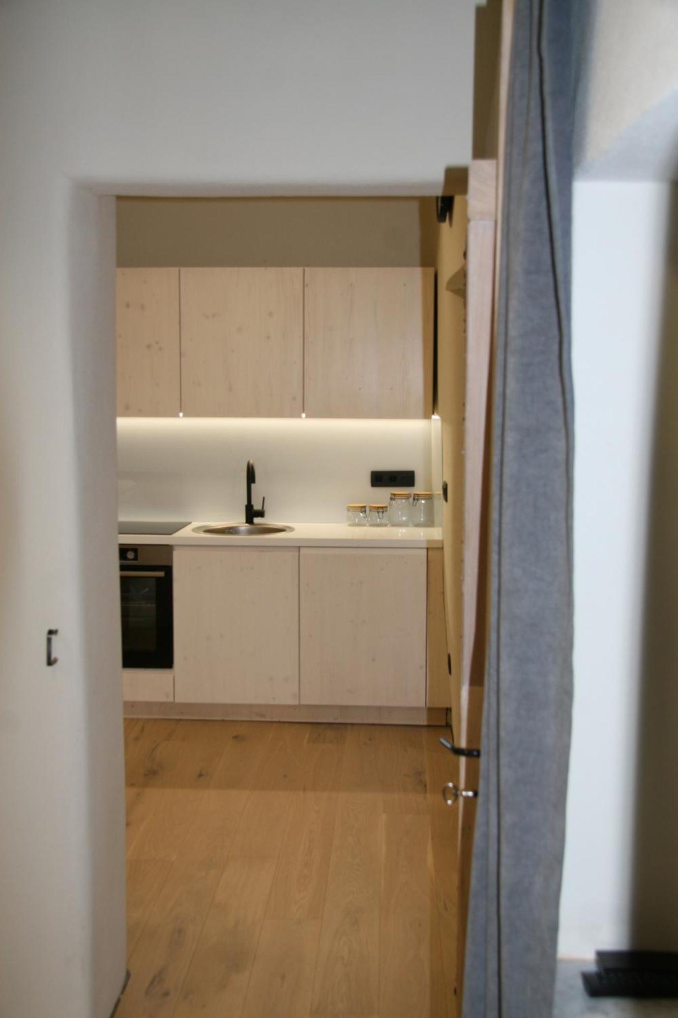 Terasse Jeruzalem Apartments Hermanci Екстериор снимка